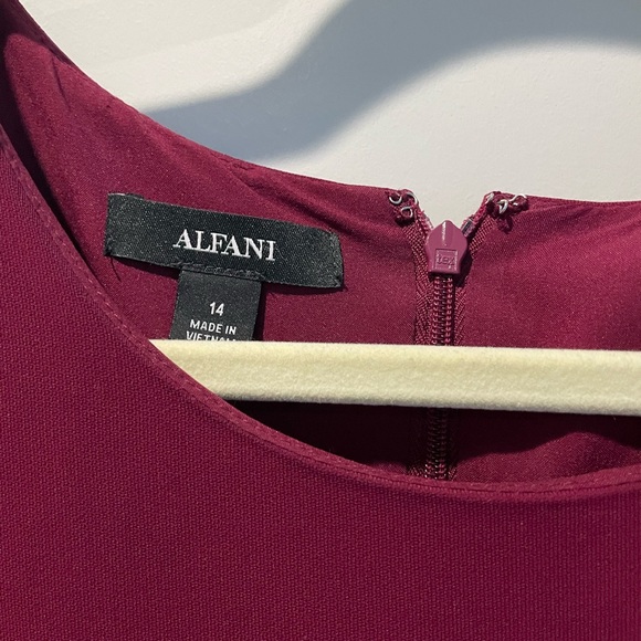 Macy’s Alfani Berry Wine Size 14 Dress with Sleeves - Picture 4 of 7